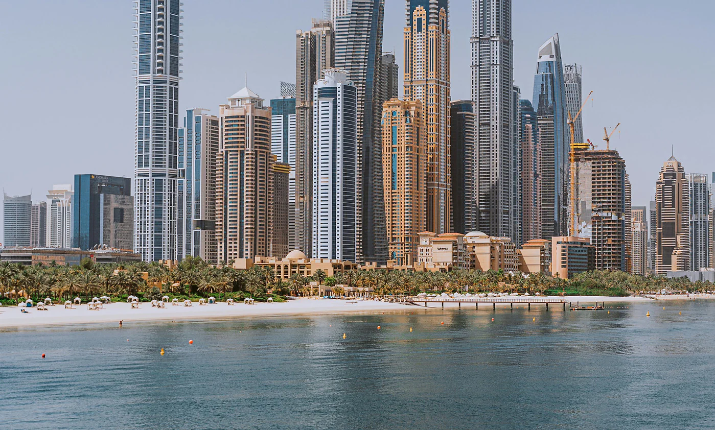 Yüksek binalarıyla Dubai silüeti