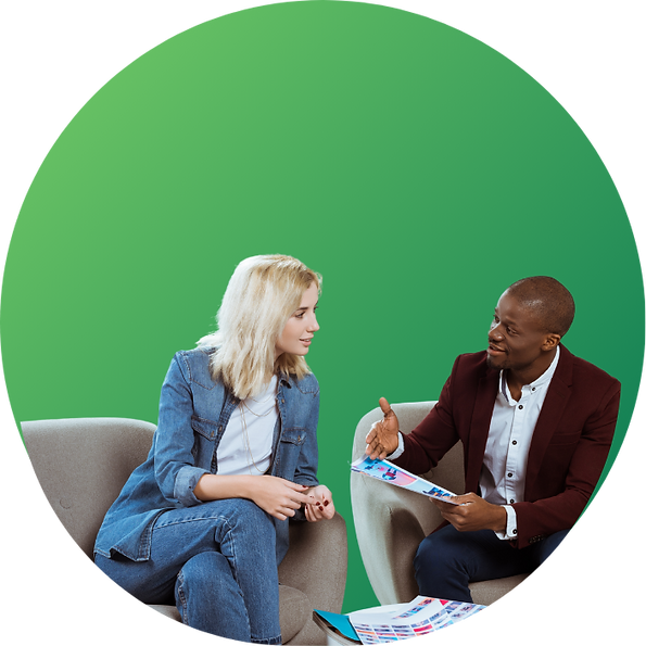 Deux consultants en conversation